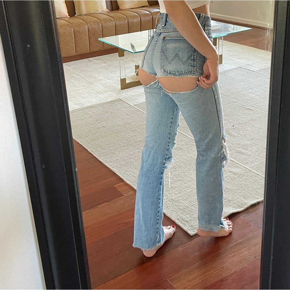 Vintage 90s Wrangler Jeans (butt ripped)